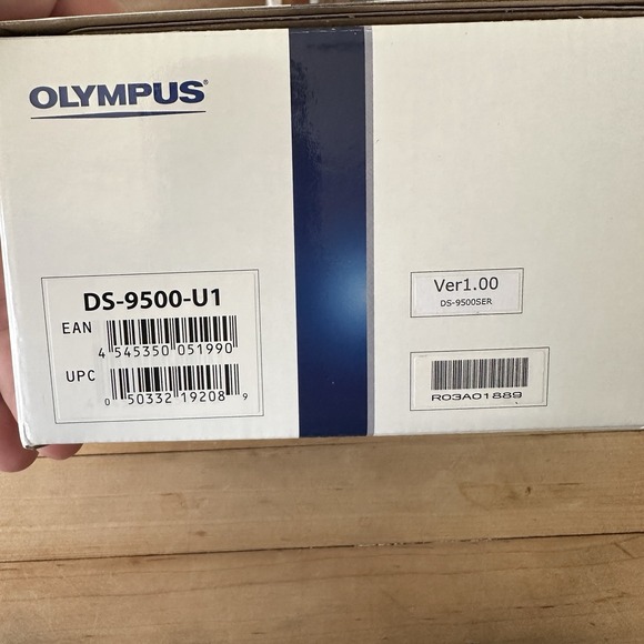 Olympus DS-9500 Wi-Fi Professional Digital Voice Recorder Cradle, Charger, Case - Picture 9 of 13